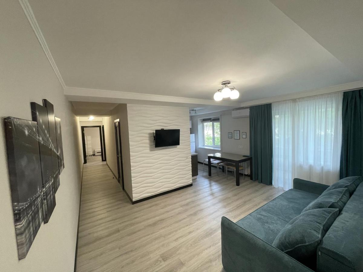 ARTAL Apartment on Obolonsky avenue 16 Kiev Extérieur photo